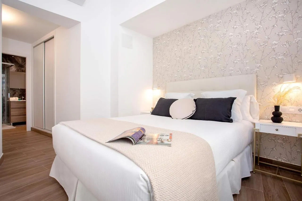 Genteel Home Pajaritos 17 Seville 0*,  Spain